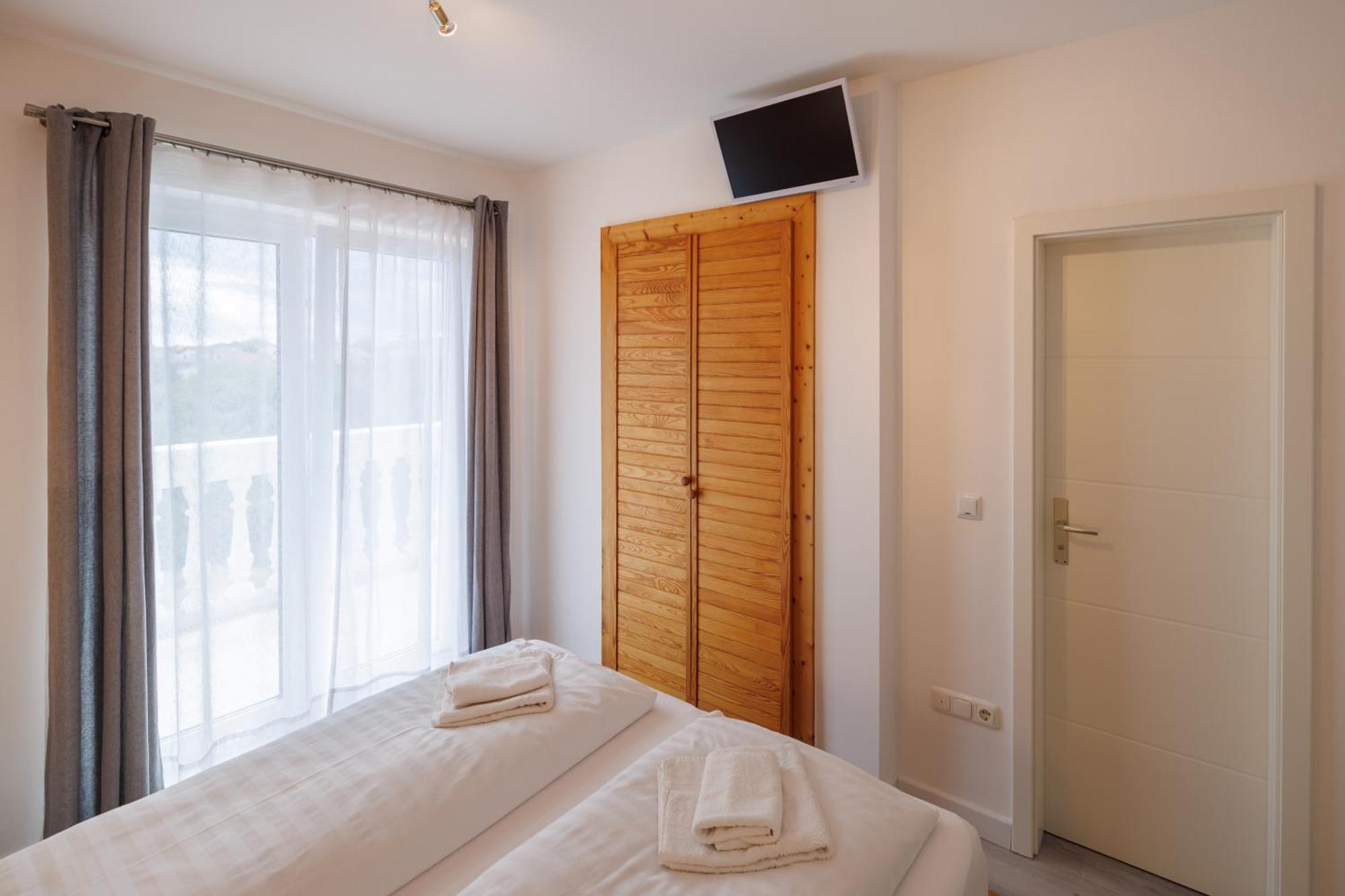 Guesthouse Halilagic Крк Экстерьер фото
